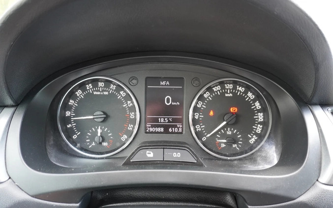Skoda RAPID cena 12500 przebieg: 290000, rok produkcji 2014 z Katowice małe 277